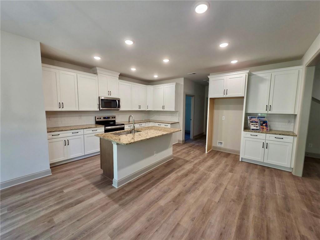 The Cherokee Lake Arrowhead Craftsman interior