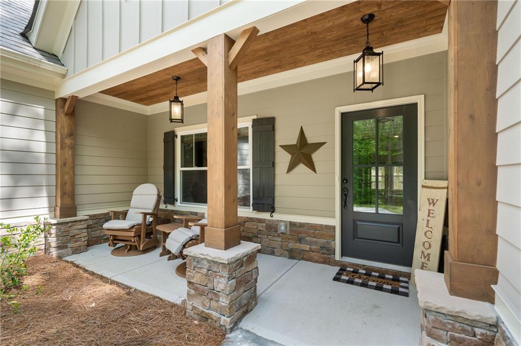 126 Seneca interior